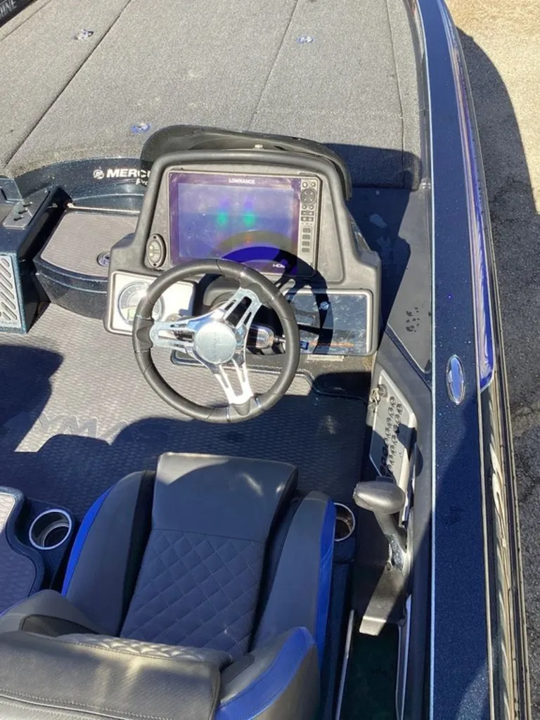 Slide: The Image of Caymas CX 21 PRO 2020 - 33