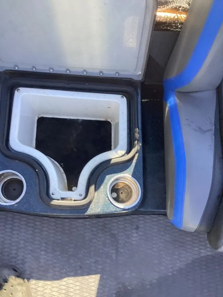 Slide: The Image of Caymas CX 21 PRO 2020 - 35