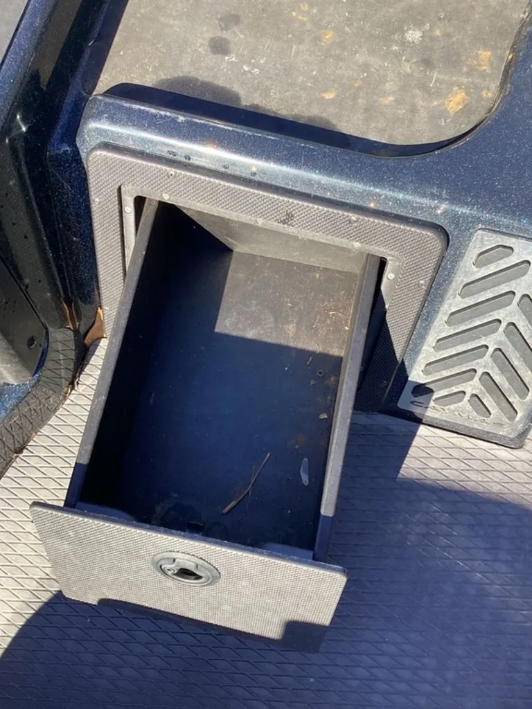 Slide: The Image of Caymas CX 21 PRO 2020 - 36