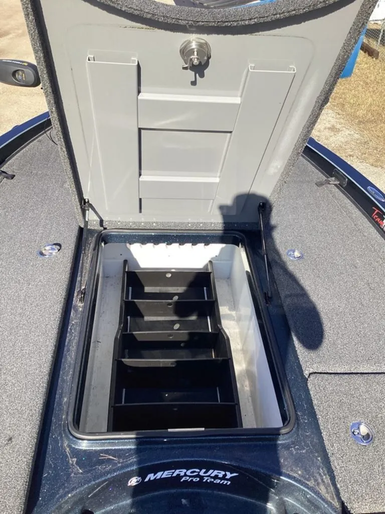 Slide: The Image of Caymas CX 21 PRO 2020 - 39