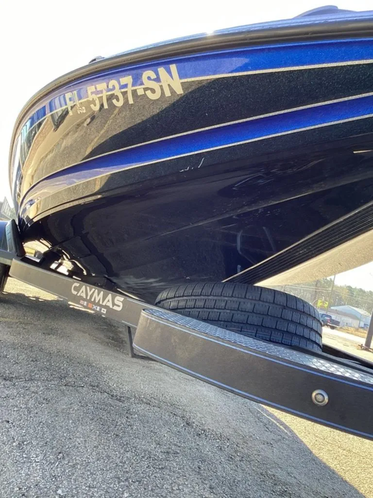 Slide: The Image of Caymas CX 21 PRO 2020 - 6