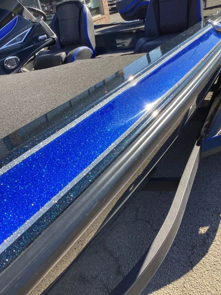 Slide: The Image of Caymas CX 21 PRO 2020 - 9