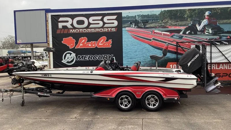 Slide: The Image of Triton 21XS 2014 - 12