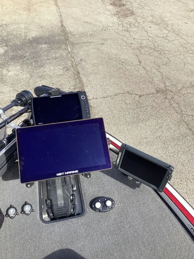 Slide: The Image of Triton 21XS 2014 - 38