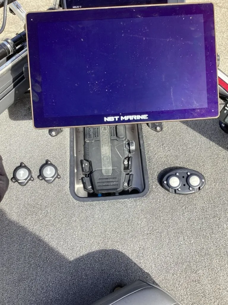 Slide: The Image of Triton 21XS 2014 - 41