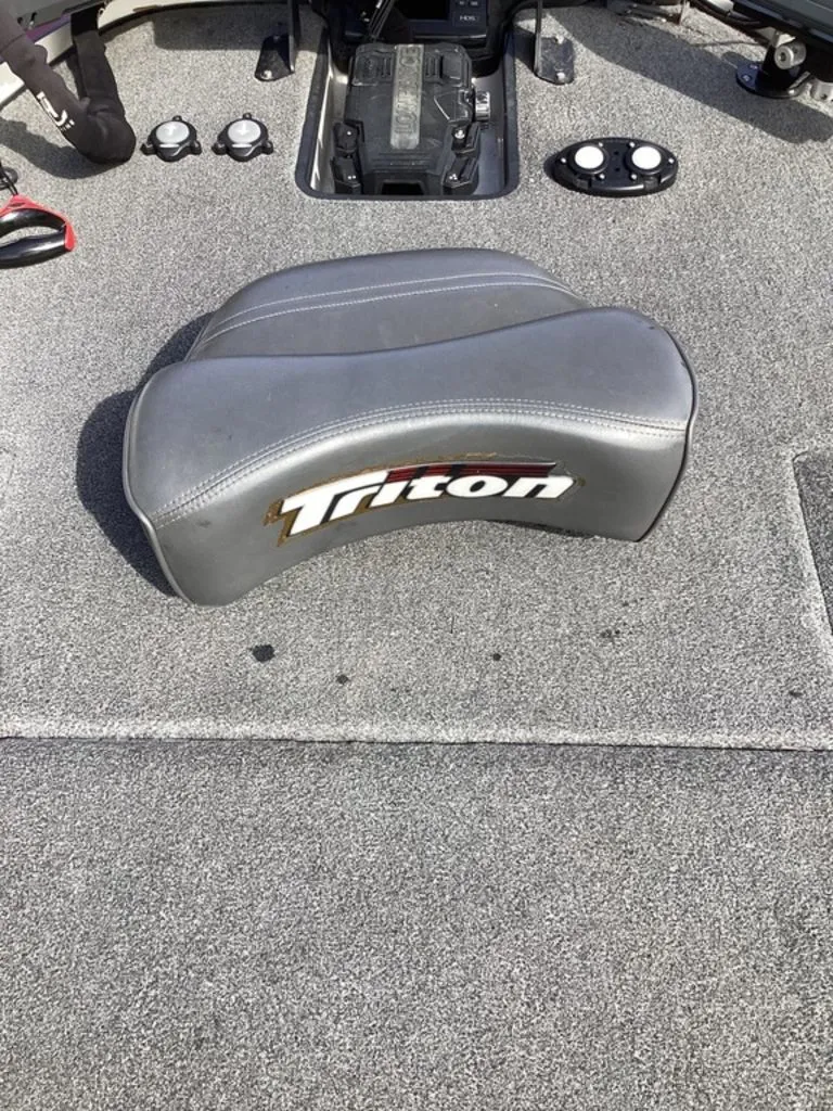 Slide: The Image of Triton 21XS 2014 - 43