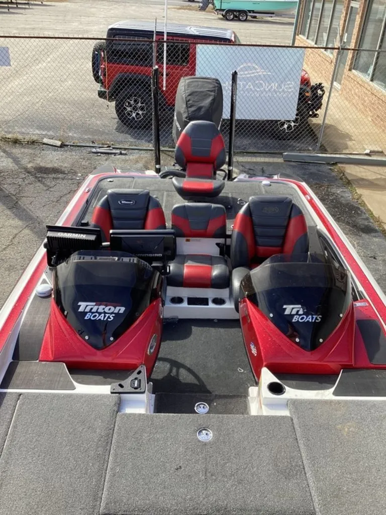 Slide: The Image of Triton 21XS 2014 - 44