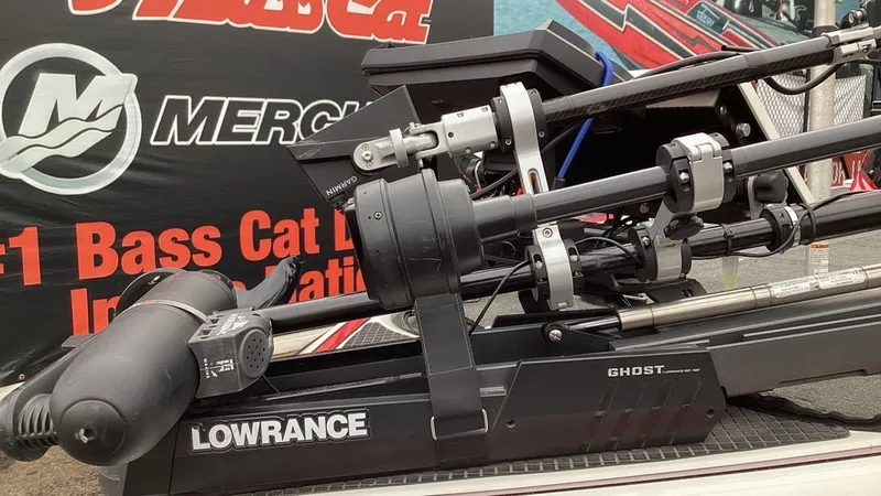 Slide: The Image of Triton 21XS 2014 - 6