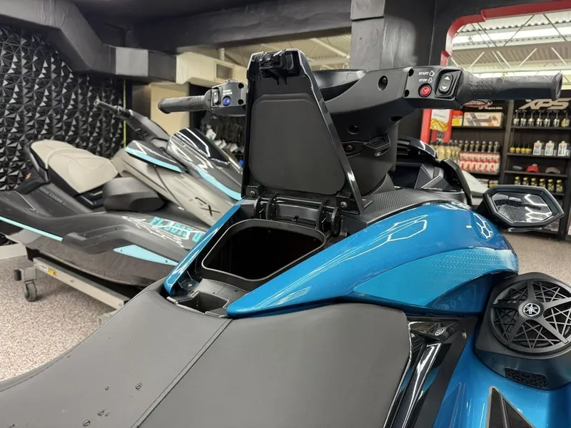 Slide: The Image of Yamaha FX Cruiser SVHO® 2026 - 13