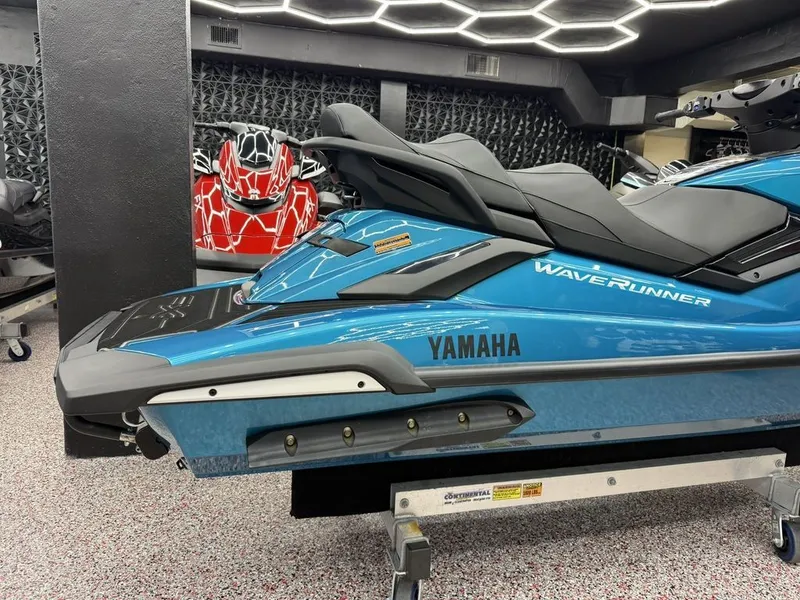 Slide: The Image of Yamaha FX Cruiser SVHO® 2026 - 7