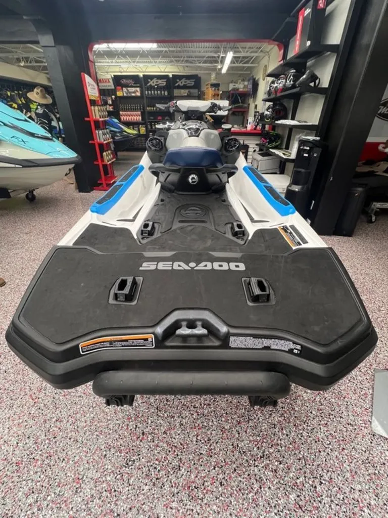 Slide: The Image of Sea-Doo Fish Pro™ Sport 170 iBR, iDF and Audio 2022 - 4