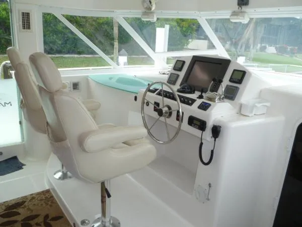 Slide: The Image of Manta 44 PowerCat 2006 - 9
