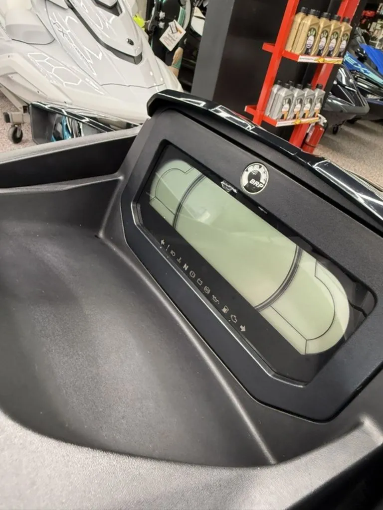 Slide: The Image of Sea-Doo GTX 300 iBR with Audio 2022 - 9