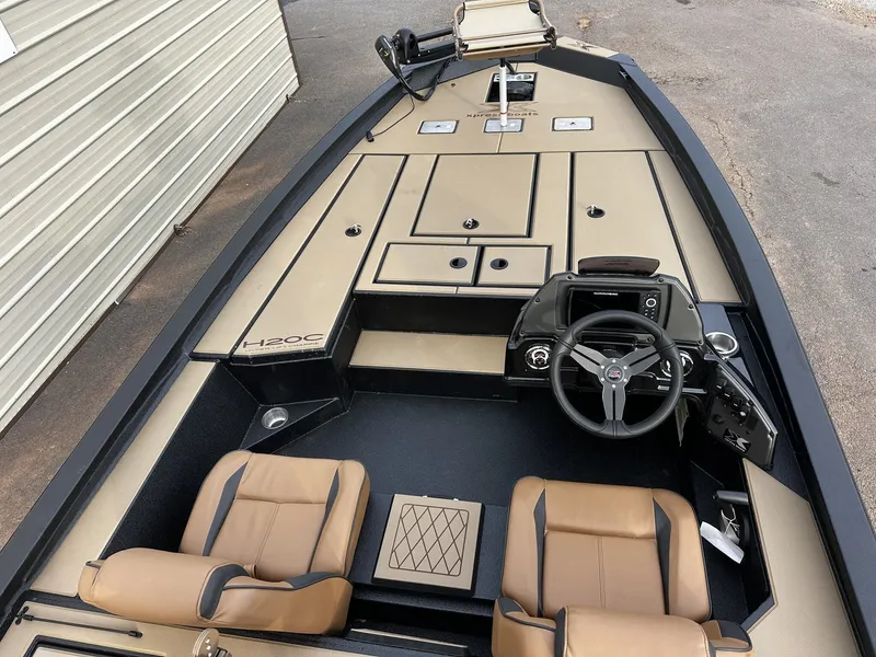 Slide: The Image of Xpress H20C Crappie 2026 - 10