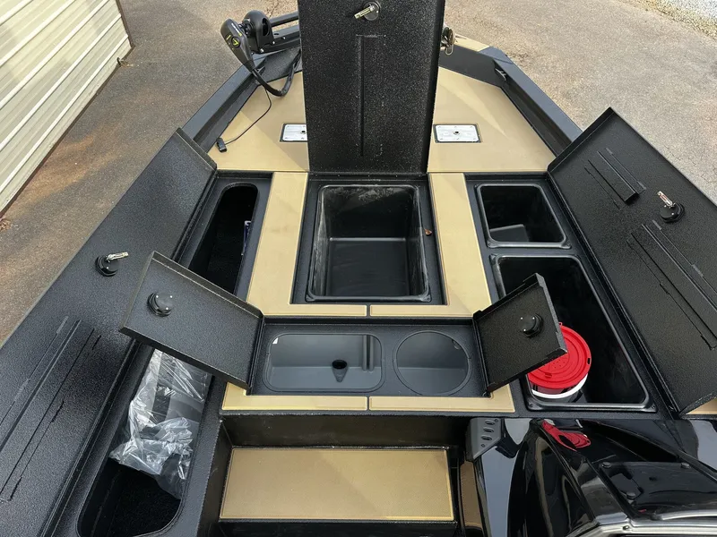 Slide: The Image of Xpress H20C Crappie 2026 - 7