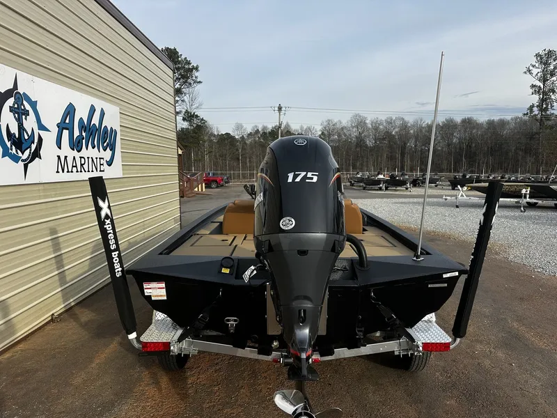 Slide: The Image of Xpress H20C Crappie 2026 - 6