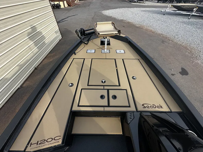 Slide: The Image of Xpress H20C Crappie 2026 - 2