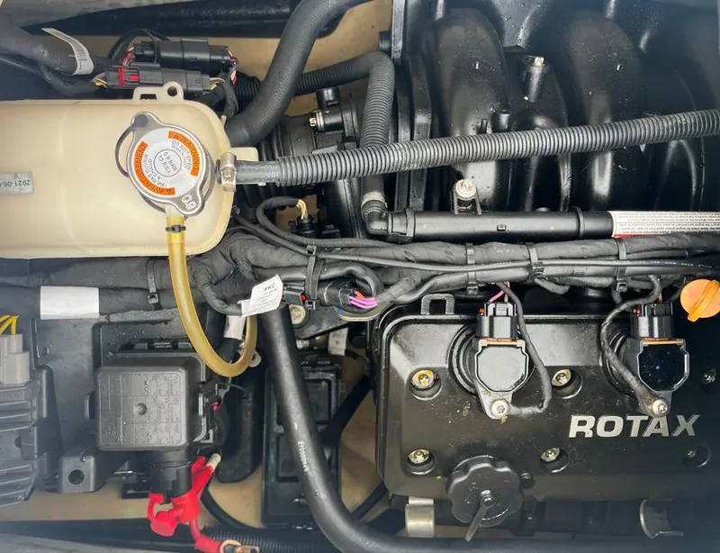 Slide: The Image of Sea-Doo FISH PRO 2021 - 14