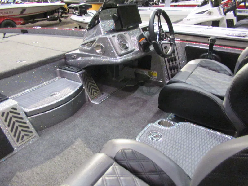 Slide: The Image of Caymas CX 201 PRO 2027 - 3