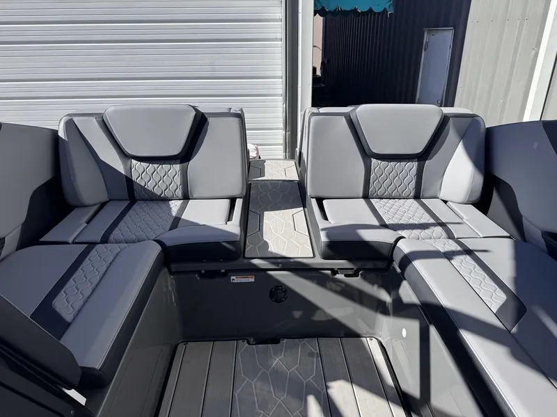 Slide: The Image of Yamaha 252XE 2025 - 15