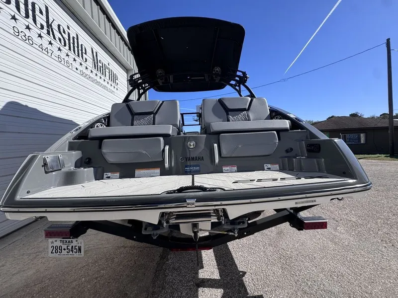 Slide: The Image of Yamaha 252XE 2025 - 4