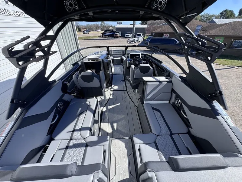 Slide: The Image of Yamaha 252XE 2025 - 6