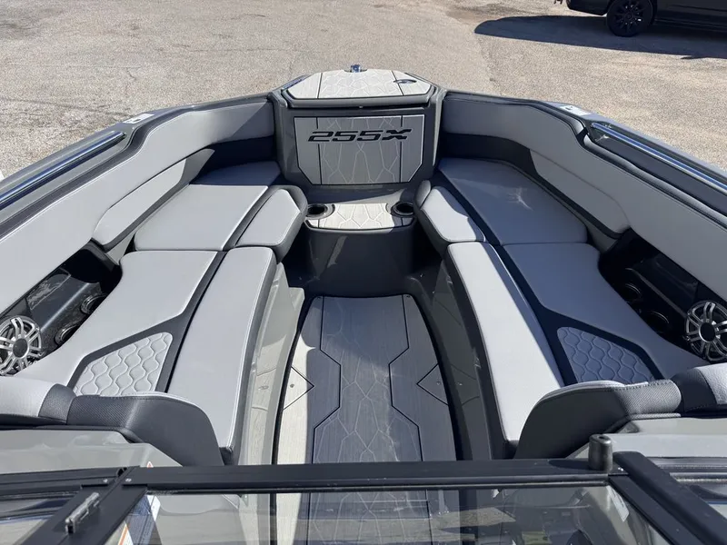 Slide: The Image of Yamaha 252XE 2025 - 9