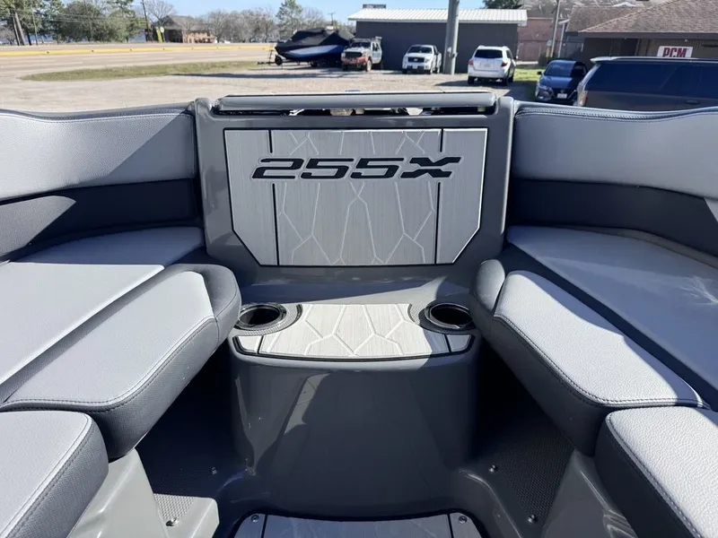 Slide: The Image of Yamaha 255XE 2025 - 10