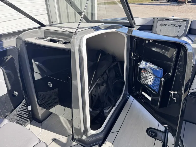 Slide: The Image of Yamaha 255XE 2025 - 12