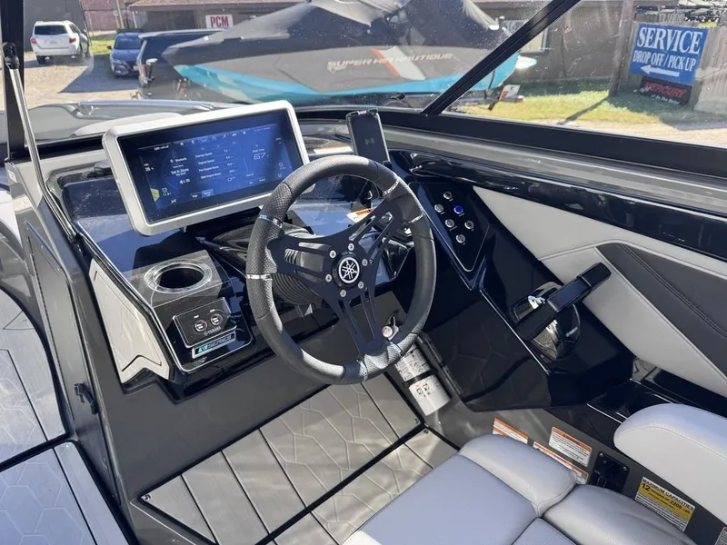 Slide: The Image of Yamaha 255XE 2025 - 20