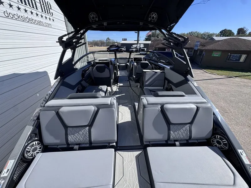 Slide: The Image of Yamaha 255XE 2025 - 5