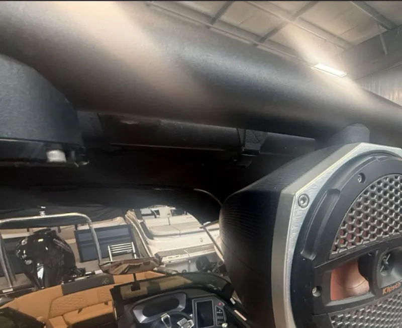 Slide: The Image of MasterCraft X22 2023 - 15