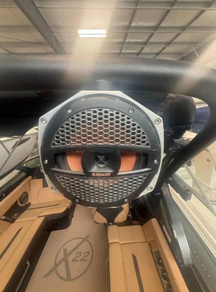 Slide: The Image of MasterCraft X22 2023 - 16