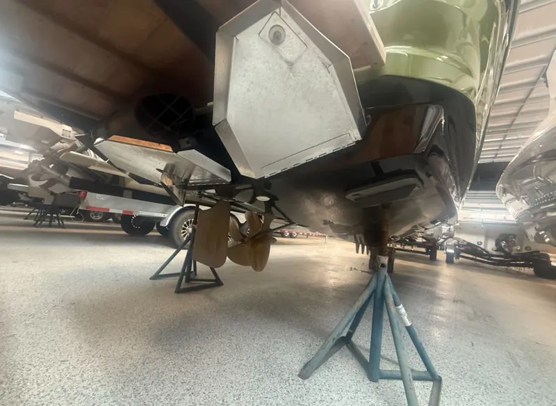 Slide: The Image of MasterCraft X22 2023 - 22