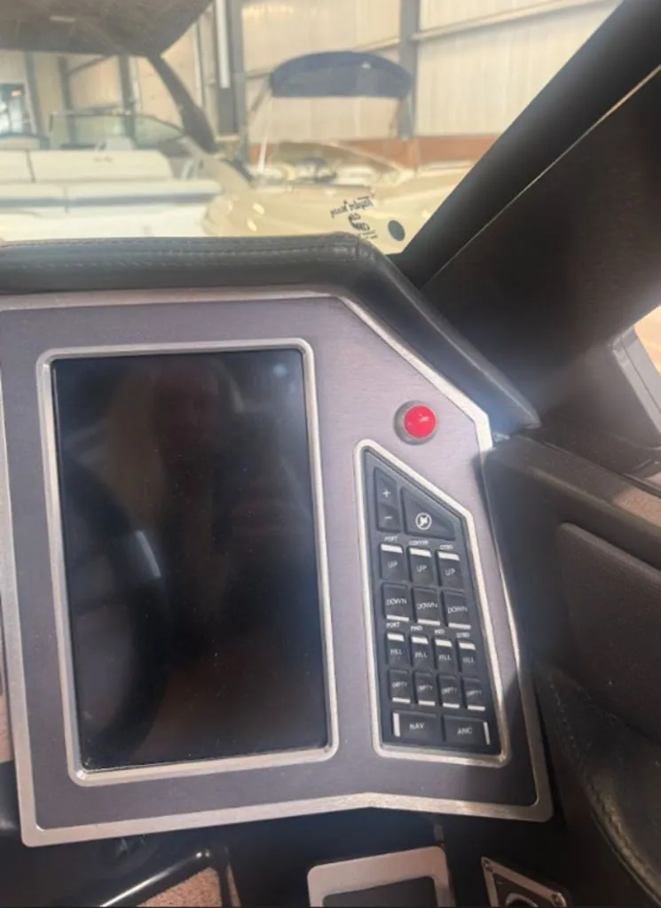 Slide: The Image of MasterCraft X22 2023 - 24