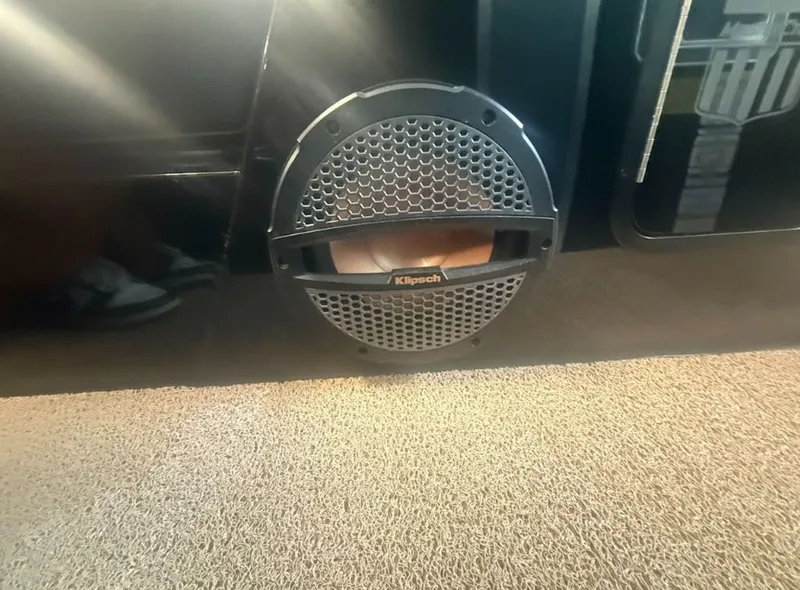 Slide: The Image of MasterCraft X22 2023 - 26