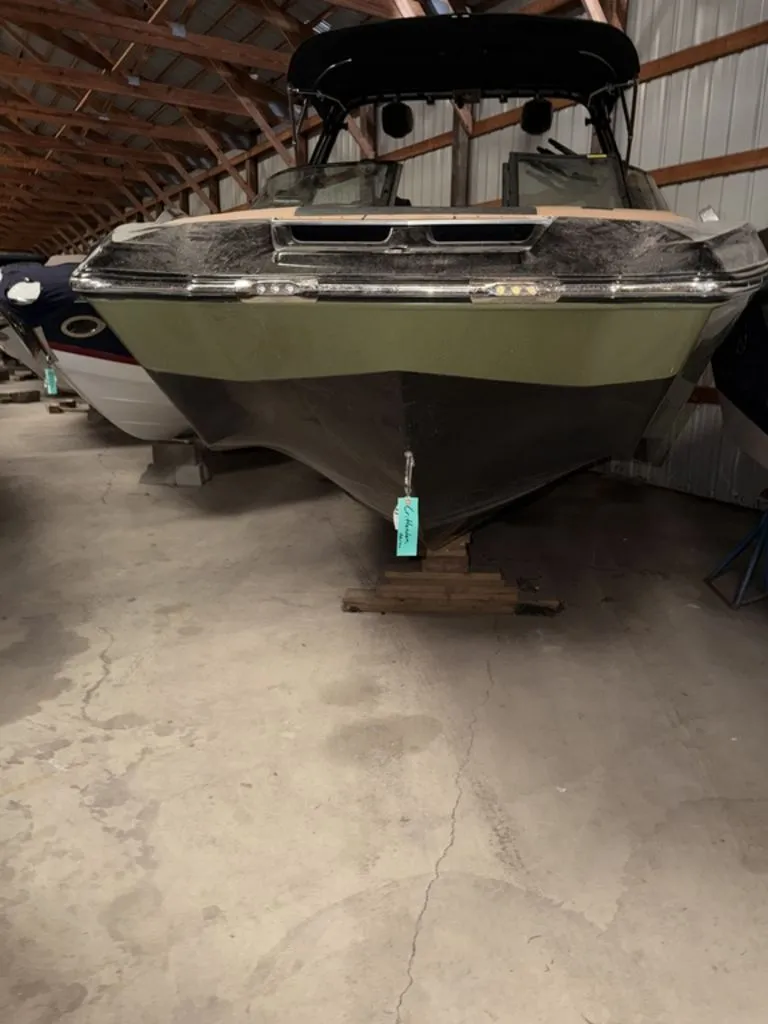 Slide: The Image of MasterCraft X22 2023 - 6