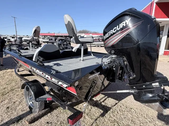 Slide: The Image of Tracker PRO 175 TXW 2016 - 4