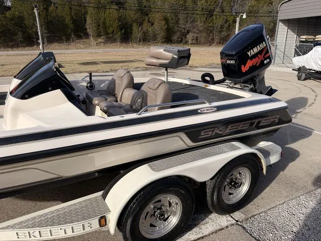 Slide: The Image of Skeeter ZX202 1999 - 12