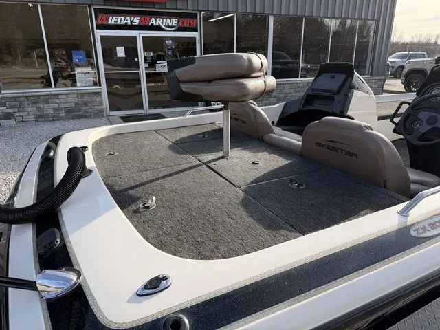 Slide: The Image of Skeeter ZX202 1999 - 4