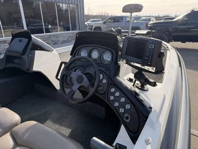 Slide: The Image of Skeeter ZX202 1999 - 5