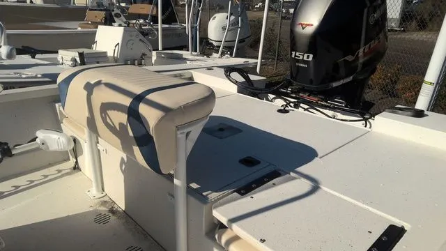 Slide: The Image of G3 Bay 20 DLX 2018 - 5