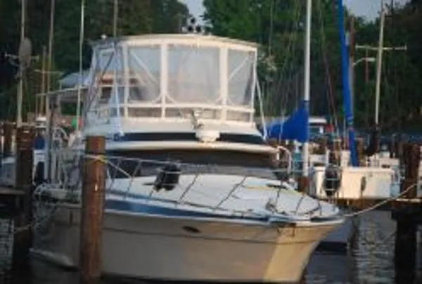 Slide: The Image of Wellcraft San Remo 43 1988 - 4