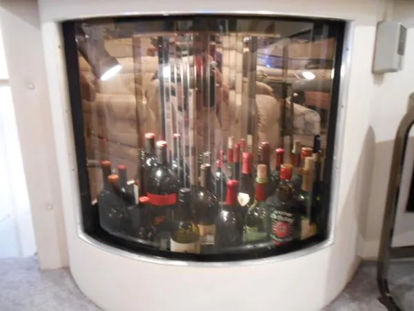 Slide: The Image of Wellcraft San Remo 43 1988 - 9