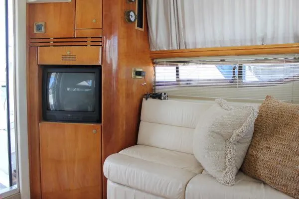 Slide: The Image of Viking 42 Flybridge Sport Cruiser 1997 - 9