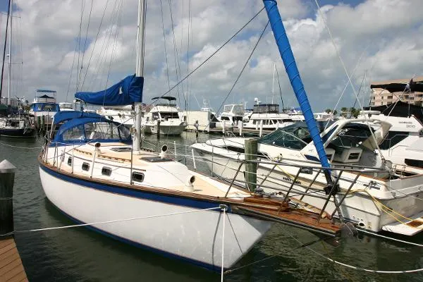 Slide: The Image of Endeavour 37 B plan sloop 1980 - 0