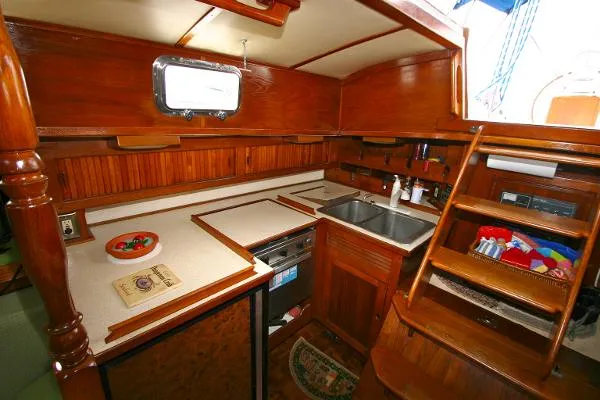 Slide: The Image of Endeavour 37 B plan sloop 1980 - 6