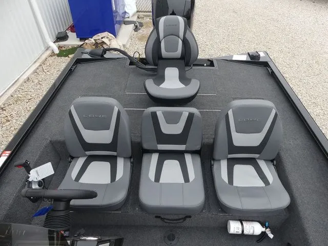 Slide: The Image of Lowe Stinger 195 Bass 2026 - 17