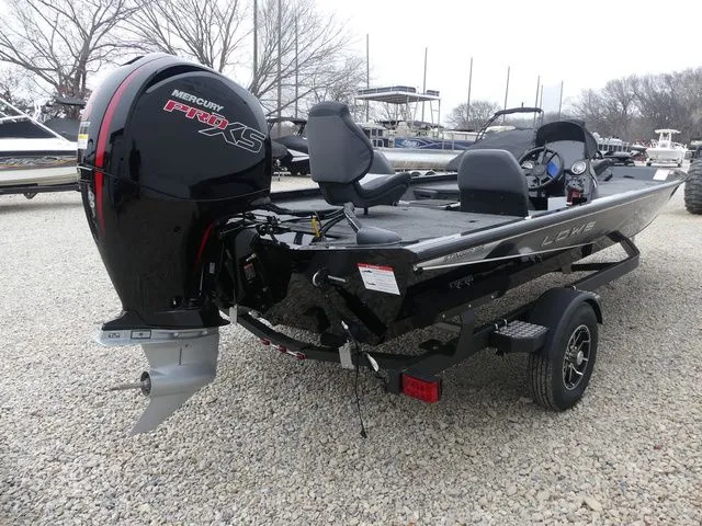 Slide: The Image of Lowe Stinger 195 Bass 2026 - 8