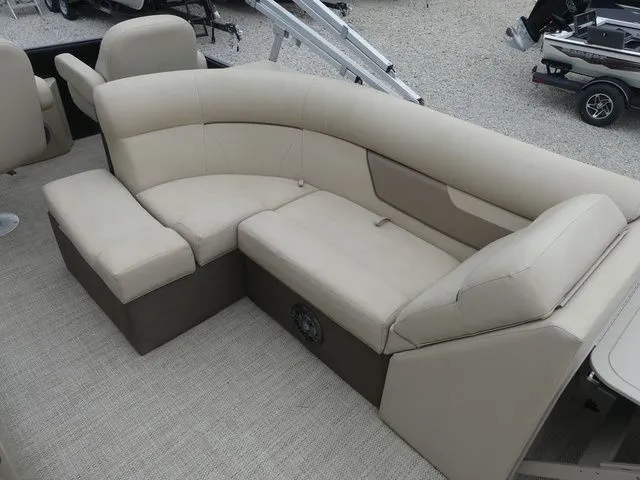 Slide: The Image of Crest Classic Fish 220 C4 CPT 2022 - 17